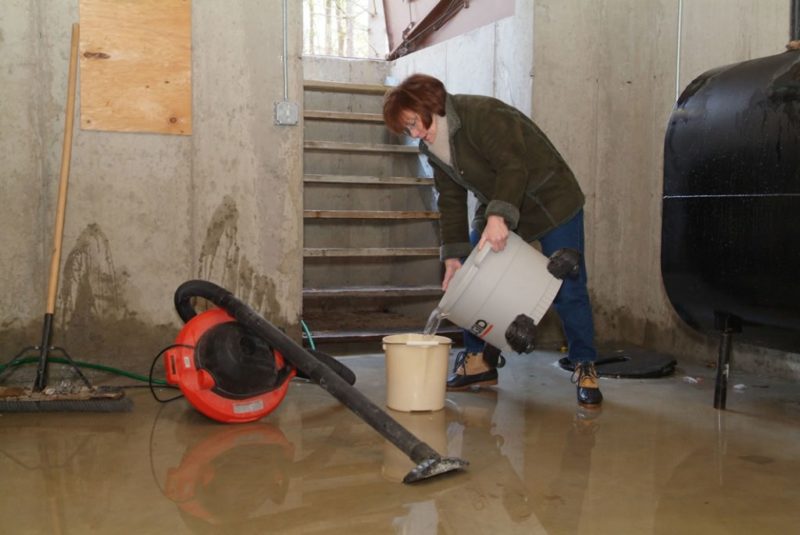 Clean basement after flood